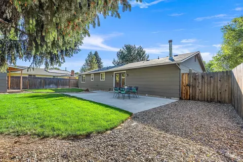 Exterior - 371 S Harlan Pl, Eagle, ID 83616 photo 9 of 10