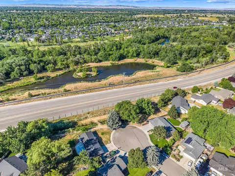 View/Area - 371 S Harlan Pl, Eagle, ID 83616 photo 2 of 7