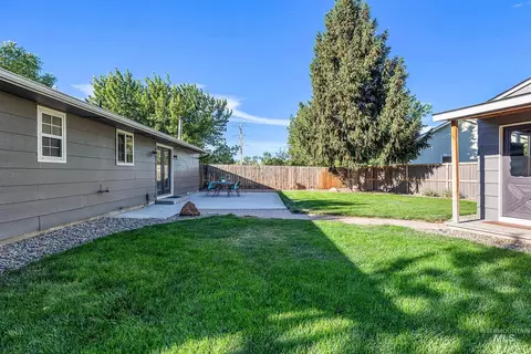 Exterior - 371 S Harlan Pl, Eagle, ID 83616 photo 7 of 10
