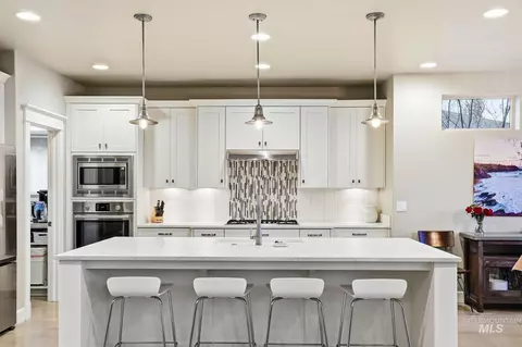 Kitchen - 3765 W Dublin Dr, Eagle, ID 83616 photo 2 of 4
