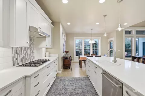 Kitchen - 3765 W Dublin Dr, Eagle, ID 83616 photo 3 of 4