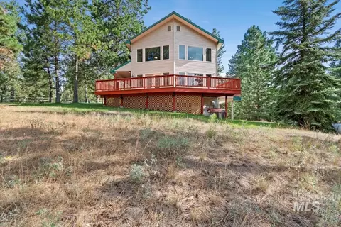 Exterior - 1496 Pine Rdg, Cascade, ID 83611 photo 6 of 13