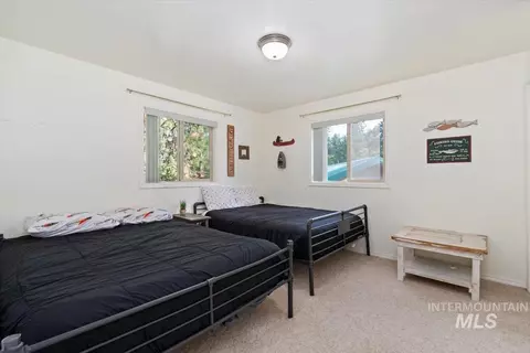 Bedroom - 1496 Pine Rdg, Cascade, ID 83611 photo 1 of 7