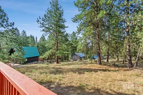 Exterior - 1496 Pine Rdg, Cascade, ID 83611 photo 5 of 13