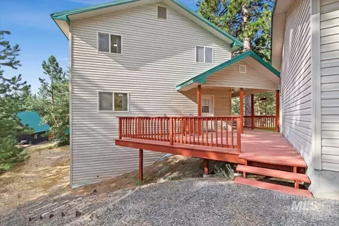 Exterior - 1496 Pine Rdg, Cascade, ID 83611 photo 2 of 13