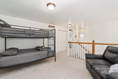 Bedroom - 1496 Pine Rdg, Cascade, ID 83611 photo 5 of 7