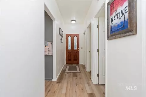 Entry Way - 1496 Pine Rdg, Cascade, ID 83611 photo 1 of 1