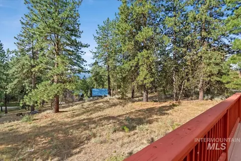 Exterior - 1496 Pine Rdg, Cascade, ID 83611 photo 12 of 13