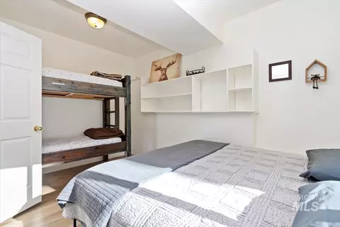 Bedroom - 1496 Pine Rdg, Cascade, ID 83611 photo 4 of 7