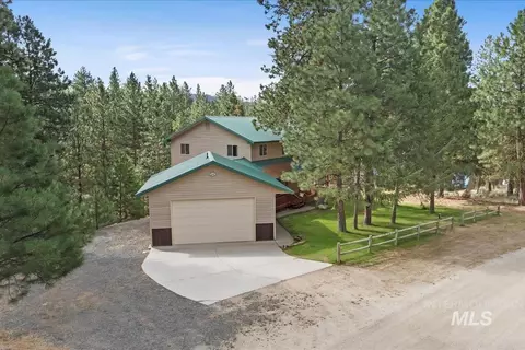 Exterior - 1496 Pine Rdg, Cascade, ID 83611 photo 1 of 13