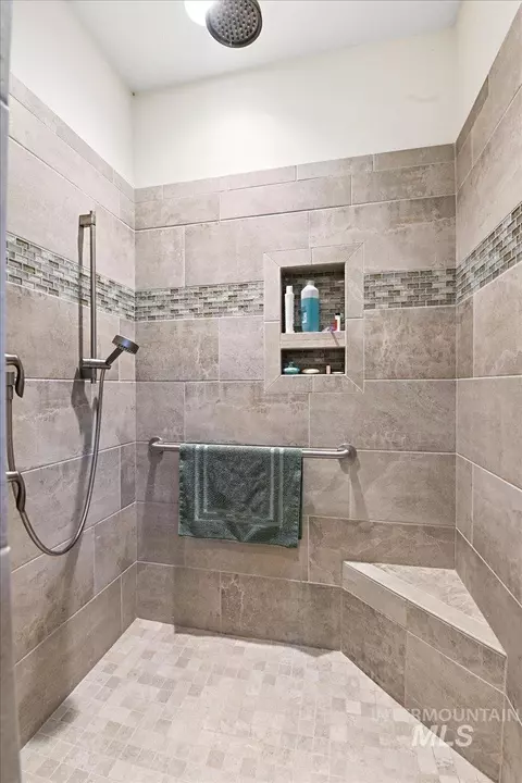 Bath - 10250 Airpark Loop, Melba, ID 83641 photo 2 of 4