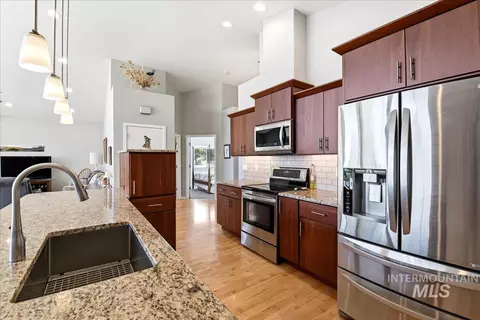 Kitchen - 10250 Airpark Loop, Melba, ID 83641 photo 4 of 5