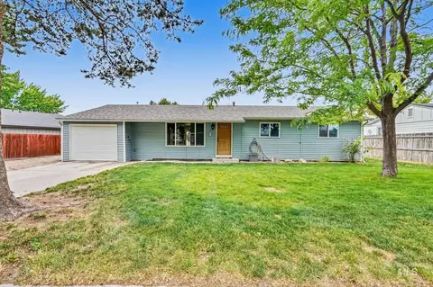 8 S Canyon Dr, Middleton, ID 83644