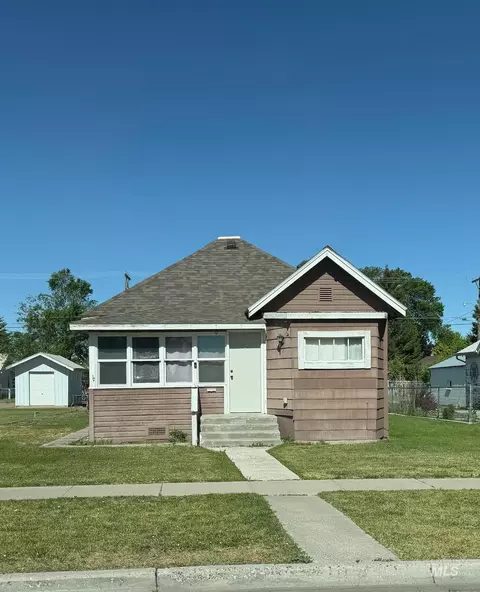 809 D St, Rupert, ID 83350
