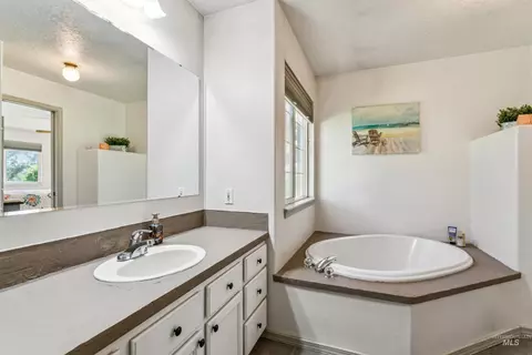 Bath - 1925 Glenway, Fruitland, ID 83619 photo 2 of 2