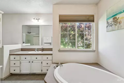 Bath - 1925 Glenway, Fruitland, ID 83619 photo 1 of 2