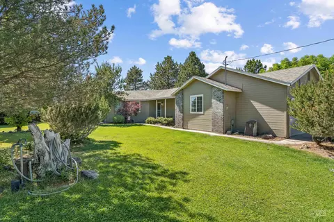 Exterior - 1925 Glenway, Fruitland, ID 83619 photo 2 of 8