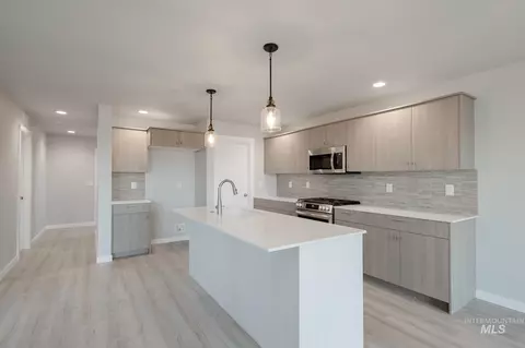 Kitchen - 7300 W Trumbull Ct, Eagle, ID 83616 photo 3 of 4