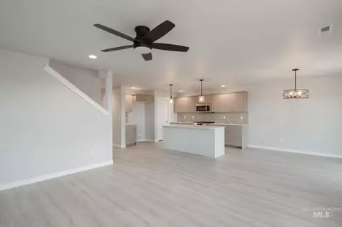 Living - 7300 W Trumbull Ct, Eagle, ID 83616 photo 4 of 4