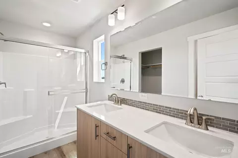 Bath - 7459 W Trumbull Ct, Eagle, ID 83616 photo 4 of 5