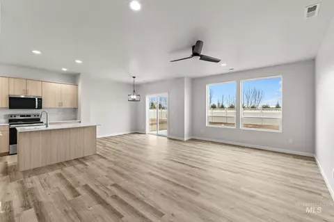 Living - 7459 W Trumbull Ct, Eagle, ID 83616 photo 1 of 2