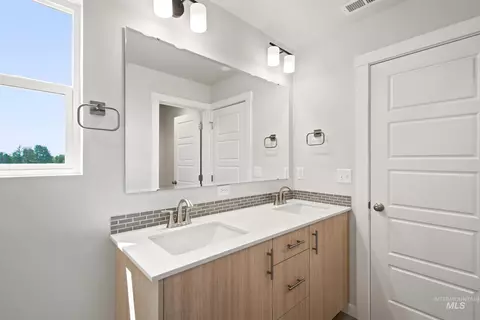 Bath - 7459 W Trumbull Ct, Eagle, ID 83616 photo 5 of 5
