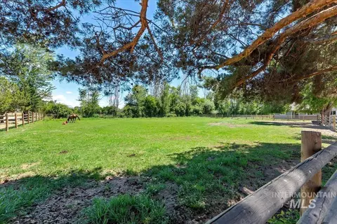 Exterior - 7345 Silver Bullet Ln, Star, ID 83669 photo 13 of 26