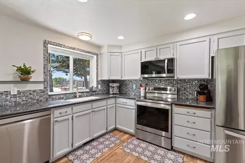 Kitchen - 7345 Silver Bullet Ln, Star, ID 83669 photo 3 of 3