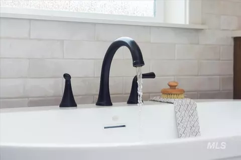 Bath - 6480 W Sollas Ct, Eagle, ID 83616 photo 5 of 7