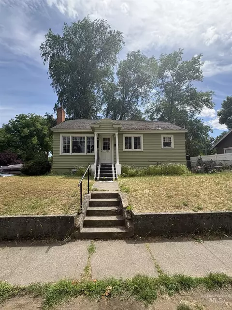 922 11th Ave, Lewiston, ID 83501