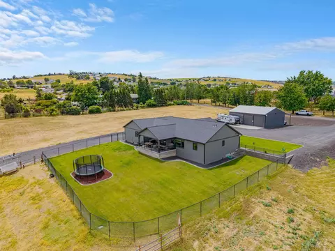 2581 26th St, Clarkston, WA 99403