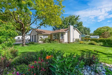 2414 Wildflower Dr, Nampa, ID 83686