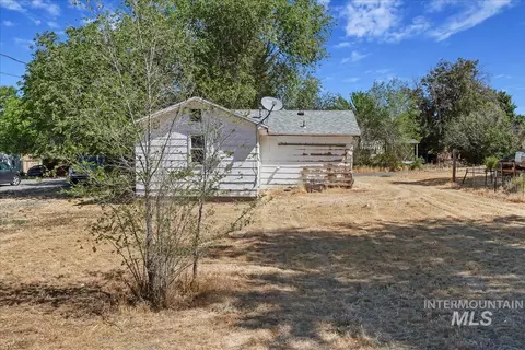 Exterior - 417 E Ave G, Jerome, ID 83338 photo 2 of 4