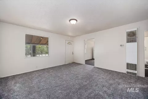 Living - 417 E Ave G, Jerome, ID 83338 photo 4 of 5