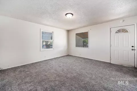 Living - 417 E Ave G, Jerome, ID 83338 photo 2 of 5