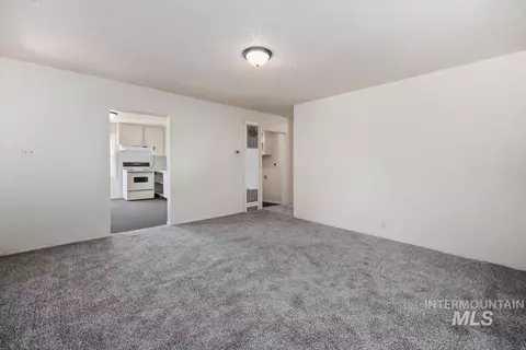 Living - 417 E Ave G, Jerome, ID 83338 photo 3 of 5