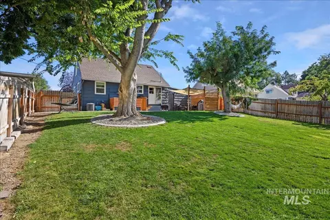 Exterior - 1726 Borah Ave, Twin Falls, ID 83301 photo 8 of 11