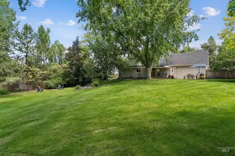 Exterior - 359 N Rene Pl, Eagle, ID 83616 photo 8 of 13