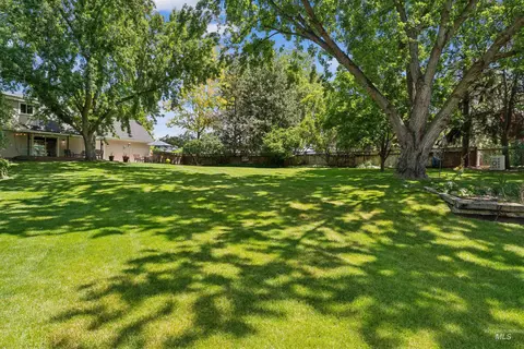 Exterior - 359 N Rene Pl, Eagle, ID 83616 photo 11 of 13