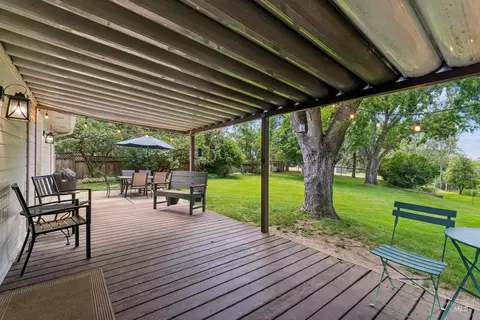 Exterior - 359 N Rene Pl, Eagle, ID 83616 photo 6 of 13