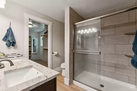 Bath - 359 N Rene Pl, Eagle, ID 83616 photo 1 of 4