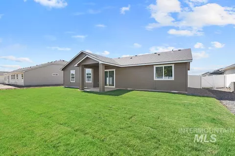 Exterior - 1370 Dawn St, Weiser, ID 83672 photo 4 of 5