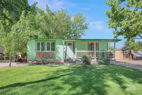 468 Calico St, Hansen, ID 83334