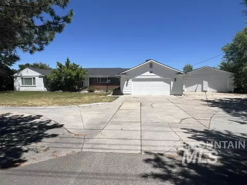 11700 W Chinden Ridge Dr, Garden City, ID 83714