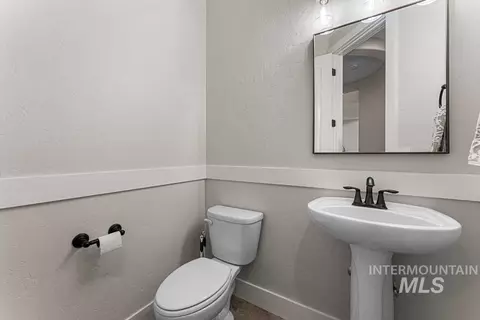 Bath - 2890 S Brookwater Ln, Eagle, ID 83616 photo 2 of 4