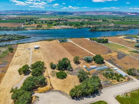 24345 Island Crossing Way, Wilder, ID 83676
