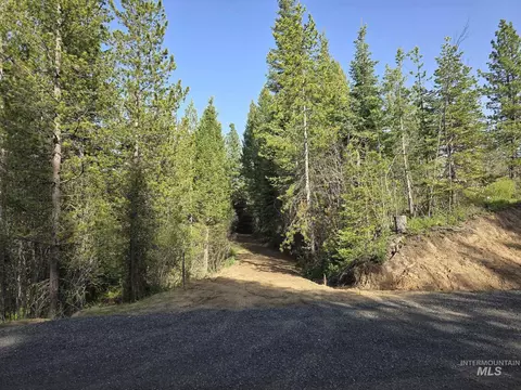 23 Sawtooth Loop, Cascade, ID 83611 photo 3