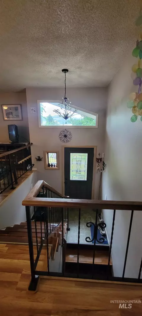 Entry Way - 818 Baker Rd, Kamiah, ID 83536 photo 1 of 2