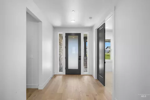 Entry Way - 15300 Rhodes Ct, Caldwell, ID 83607 photo 1 of 4