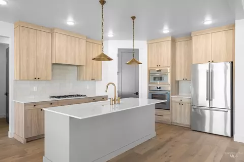 Kitchen - 15300 Rhodes Ct, Caldwell, ID 83607 photo 2 of 5